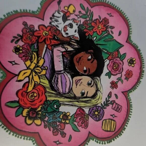 Disney Deluxe Towel brand new Moana , Rapunzel & Pua 54 " brand new - Picture 4 of 7